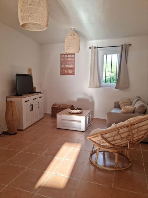 Maison De Village